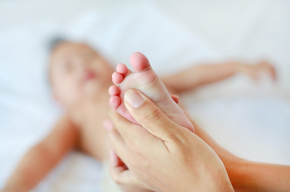 Corso di massaggio neonatale integrato con lo shatsu pediatrico  condotto da Tiziana Trimarchi massaggiatrice e naturopata specializzata in gravidanza e post parto