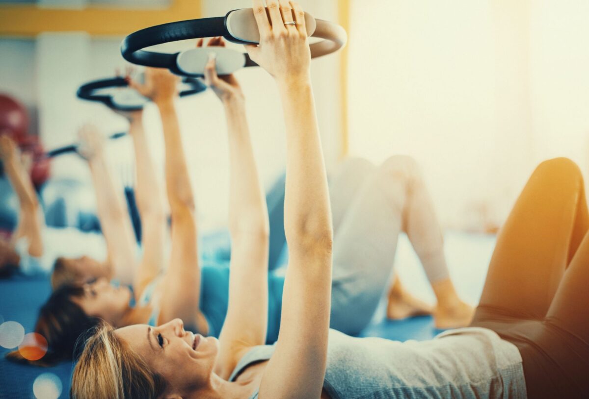 Scopri perché il Pilates a Milano è la scelta ideale per le donne dai 35 ai 70 anni: benefici per postura, forza, stress e benessere.